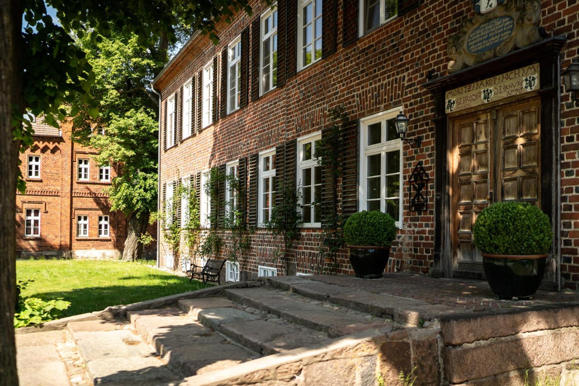 Romantik Hotel Gutshaus Ludorf Esterno foto