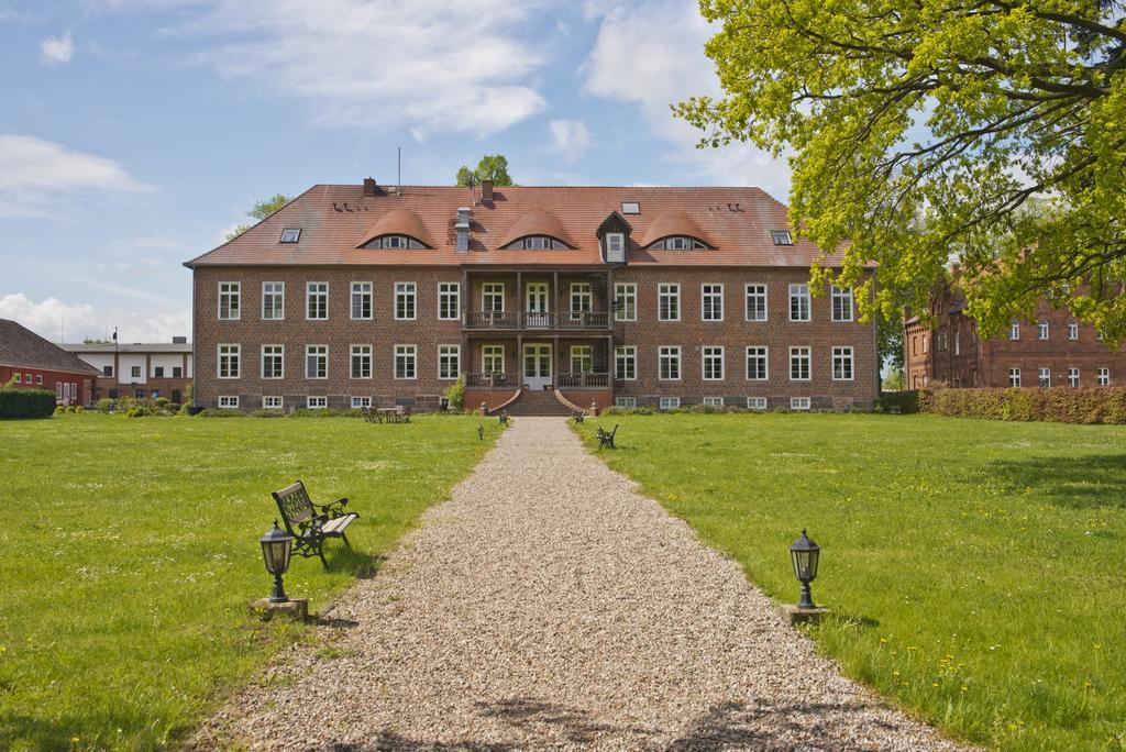 Romantik Hotel Gutshaus Ludorf Esterno foto